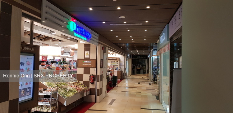 East Village (D16), Retail #329907491